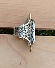 Aqeeq Saddle Ring: Afghan Wirework, Size 9