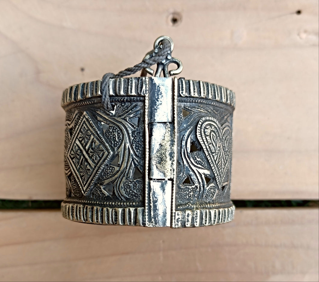 silver cuff bracelet- Tribal one of a kind VINTAGE Bracelet- Boho cuff-Stone bracelet- Nomad Afghan Cuff Bracelet.Gold Cuff- silver Bracelet