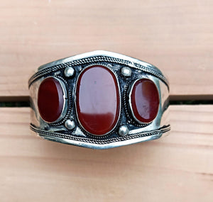Vintage Afghan Cuff Bracelet: Carnelian Aqeeq Stone, Silver Alloy