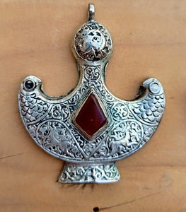 Aqeeq pendant - stone pendants- Statement jewelry- Afghan jewelry- Stone jewelry- Carnelian stone necklace- silver stone pendants